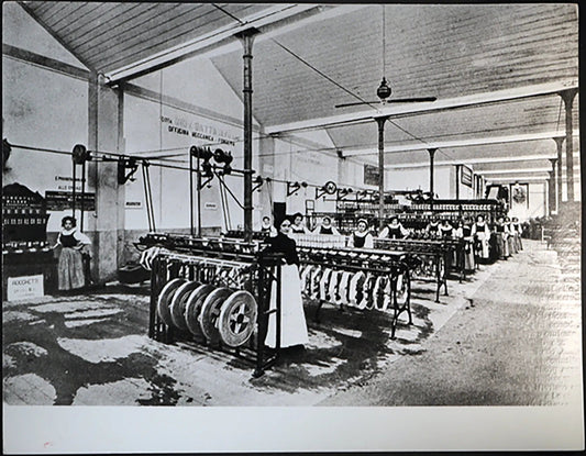 Operaie in stabilimento tessile fine 800 Ft 773 - Stampa 30x24 cm - Farabola Stampa ai sali d'argento
