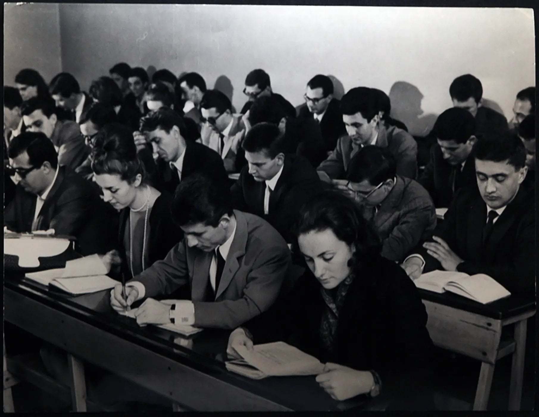 Studenti Università Cattolica anni 60 Ft 1641 - Stampa 24x18 cm - Farabola Stampa ai sali d'argento