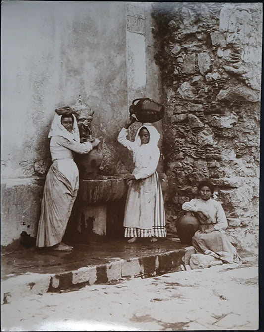 Taormina Portatrici di acqua 1896 Ft 575 - Stampa 30x24 cm - Farabola Stampa ai sali d'argento